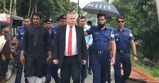 ভাসমান হাট ও পেয়ারা বাগান দেখে মুগ্ধ আলজেরীয় রাষ্ট্রদূত, রপ্তানির সম্ভাবনা দেখছেন